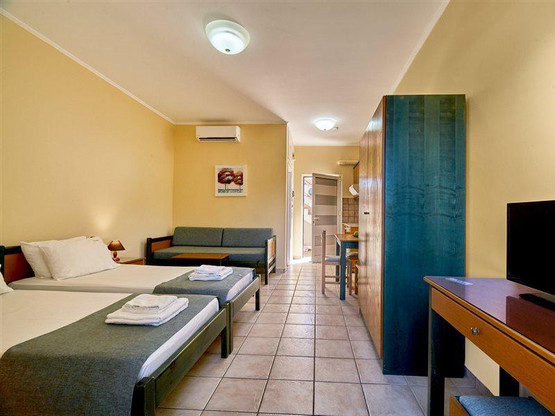 Inea Hotel & Suites Agioi Apostoli  外观 照片