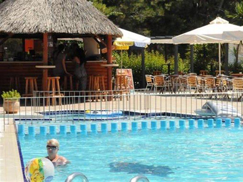 Inea Hotel & Suites Agioi Apostoli  外观 照片