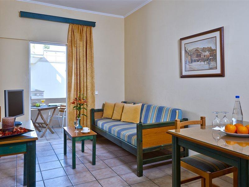 Inea Hotel & Suites Agioi Apostoli  外观 照片