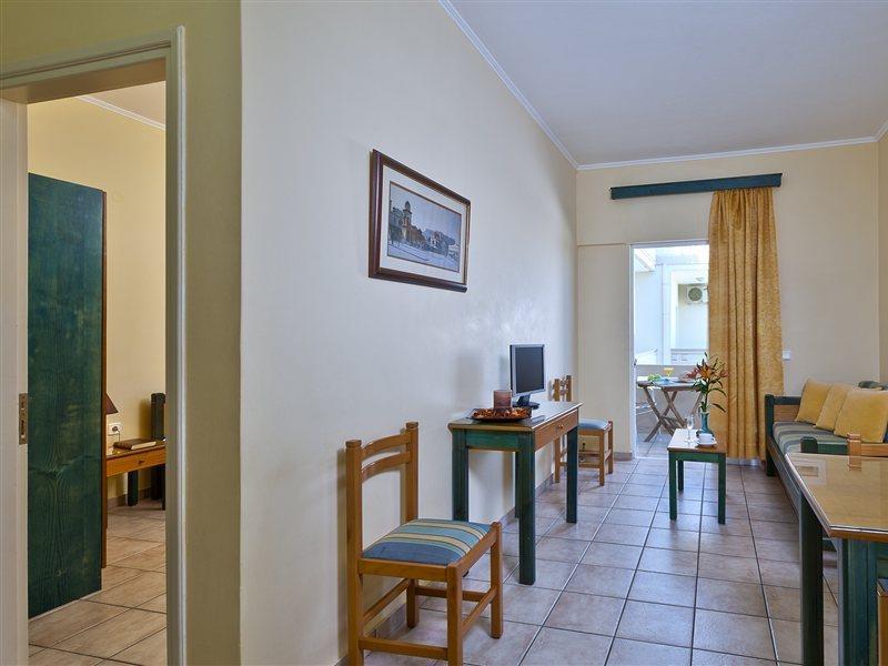 Inea Hotel & Suites Agioi Apostoli  外观 照片